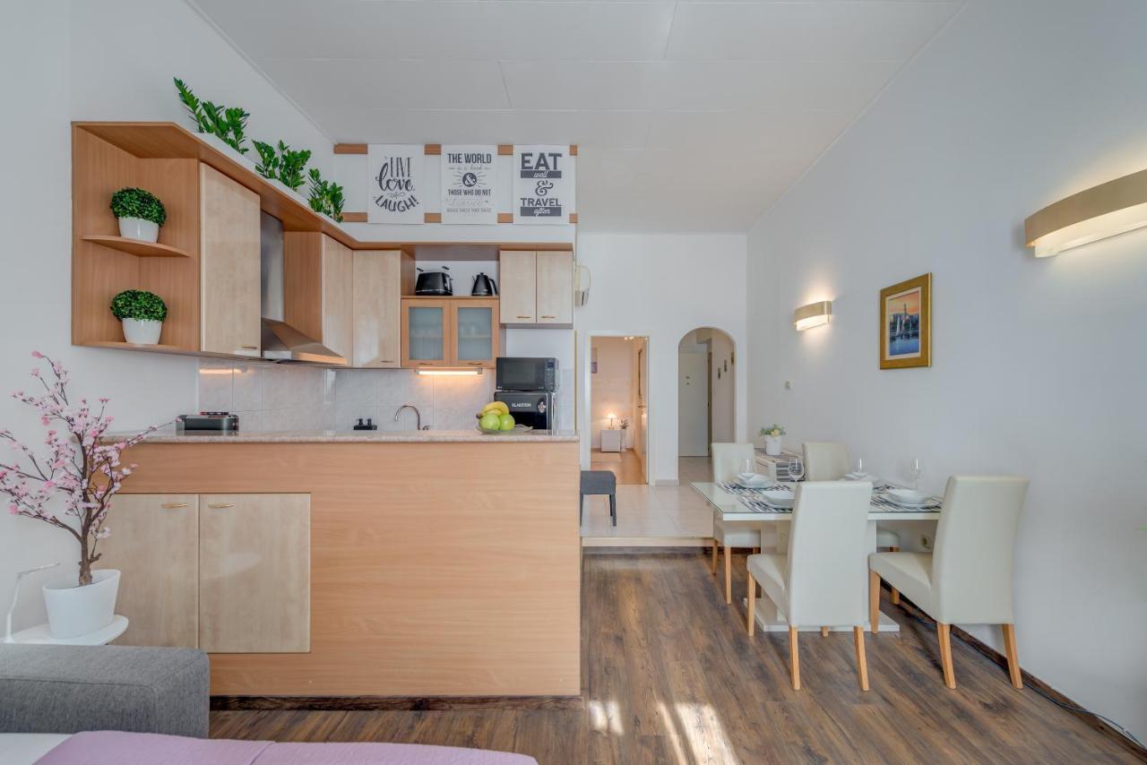 Apartments Riva Lucija By Litto Split Buitenkant foto
